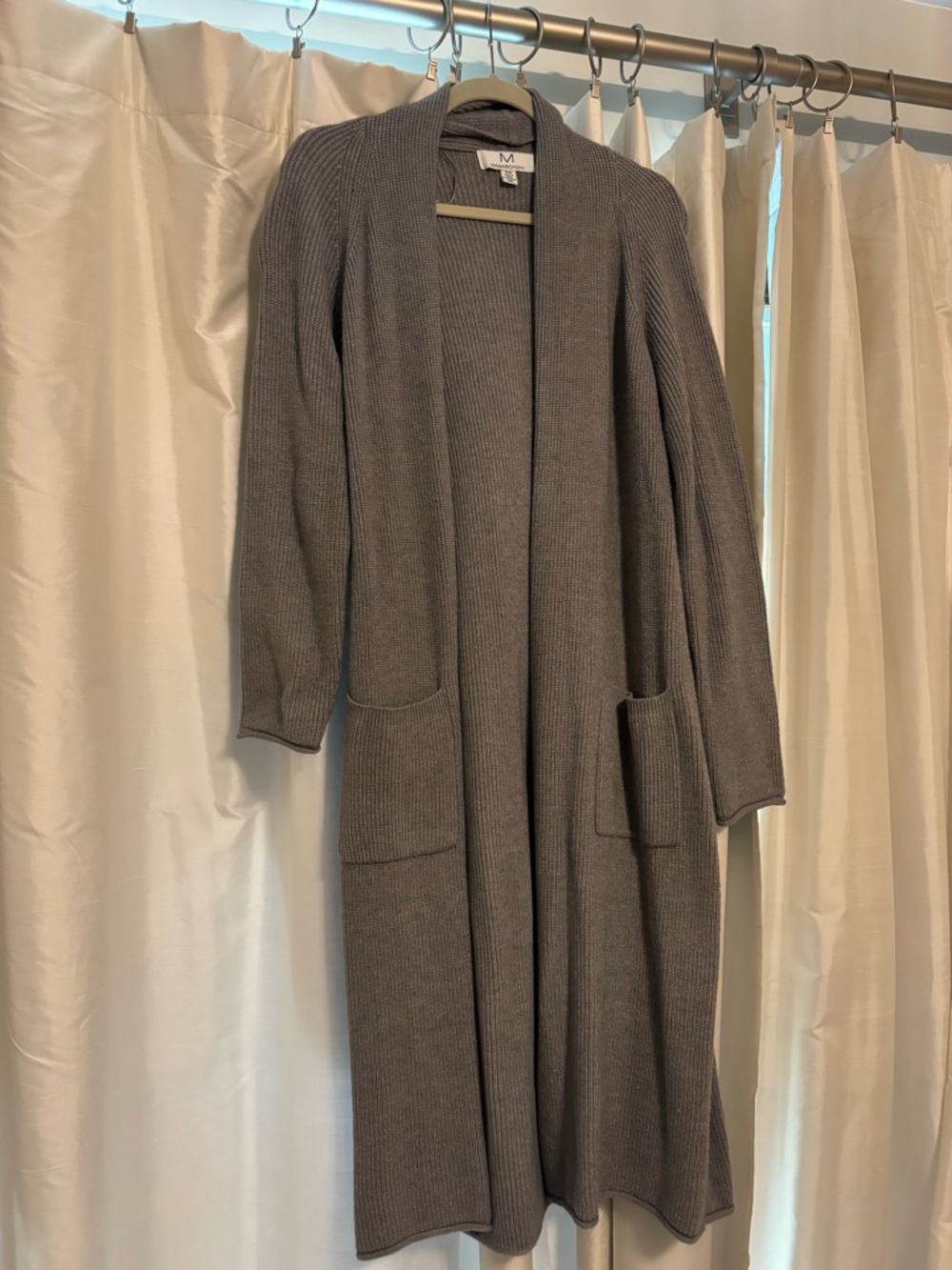 Magaschoni long warm and soft cardigan. Grey. Medium.